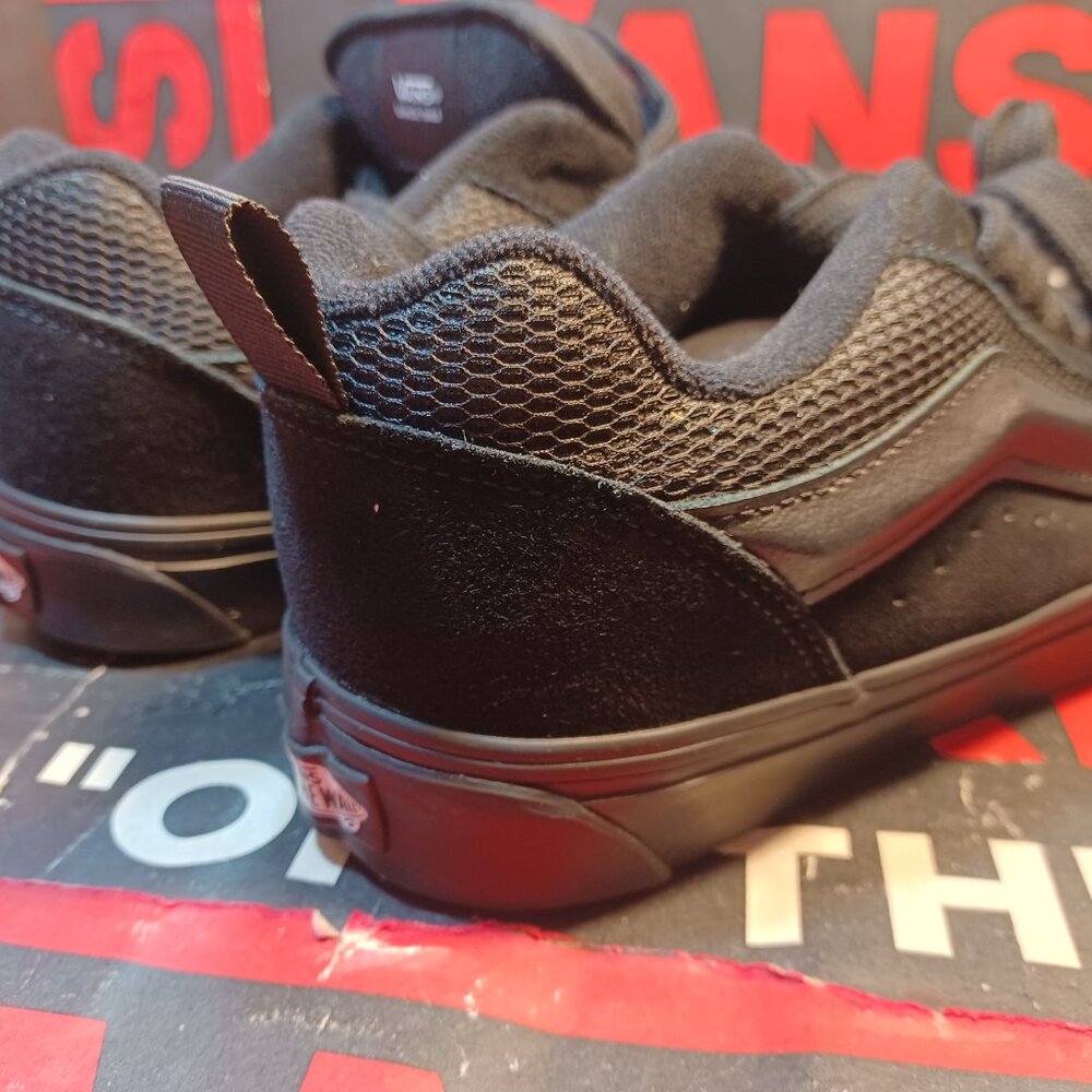 Vans Men's 8/Women's 9.5 Knu Skool Triple Black/Black VN0009QCBKA - Picture 2 of 12